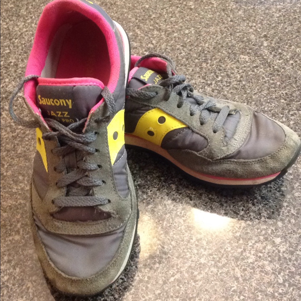 Saucony Jazz women's tennis shoes